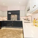 Eller Close House