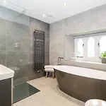 Eller Close House Tatil Evi